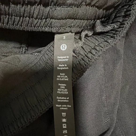 5’ Small Bowline Lululemon Shorts in Woven - Black - Picture 3 of 3